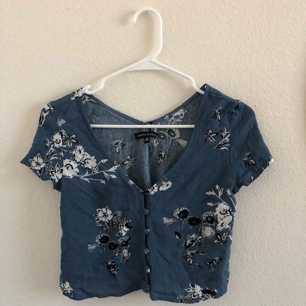 Blue floral print crop top